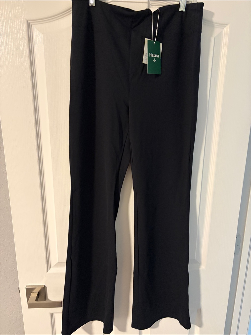 HALARA Black Pull-On bootleg Pants